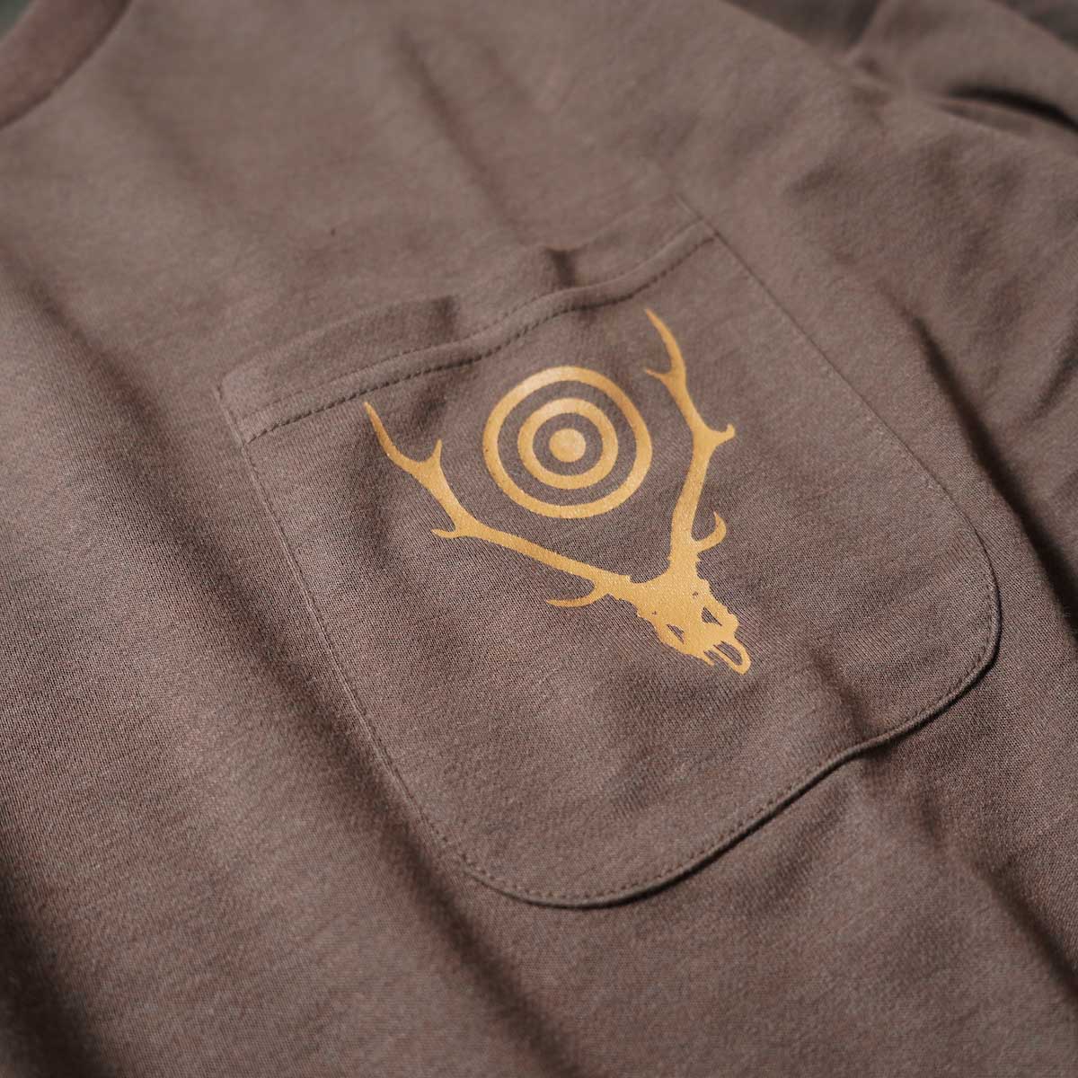 South2 West8 / L/S Round Pocket Tee -Circle Horn (Brown)ポケット