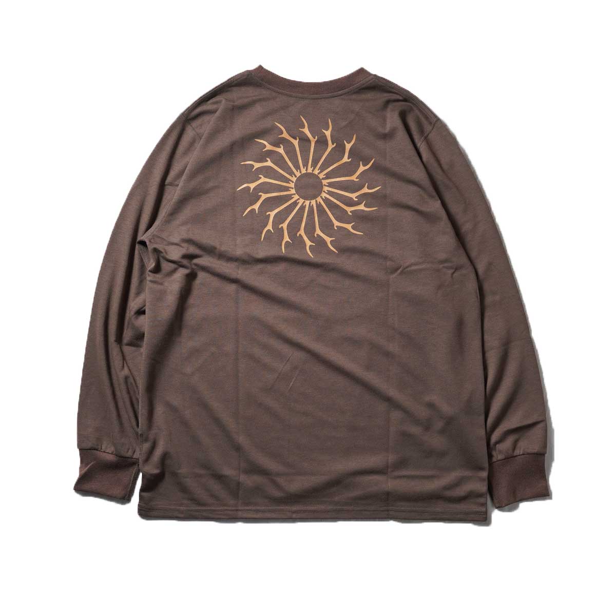 South2 West8 / L/S Round Pocket Tee -Circle Horn (Brown)背面