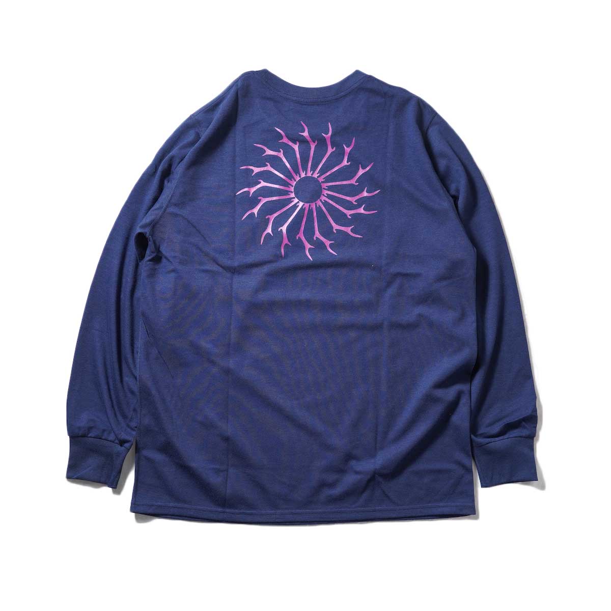South2 West8 / L/S Round Pocket Tee -Circle Horn (Navy)背面