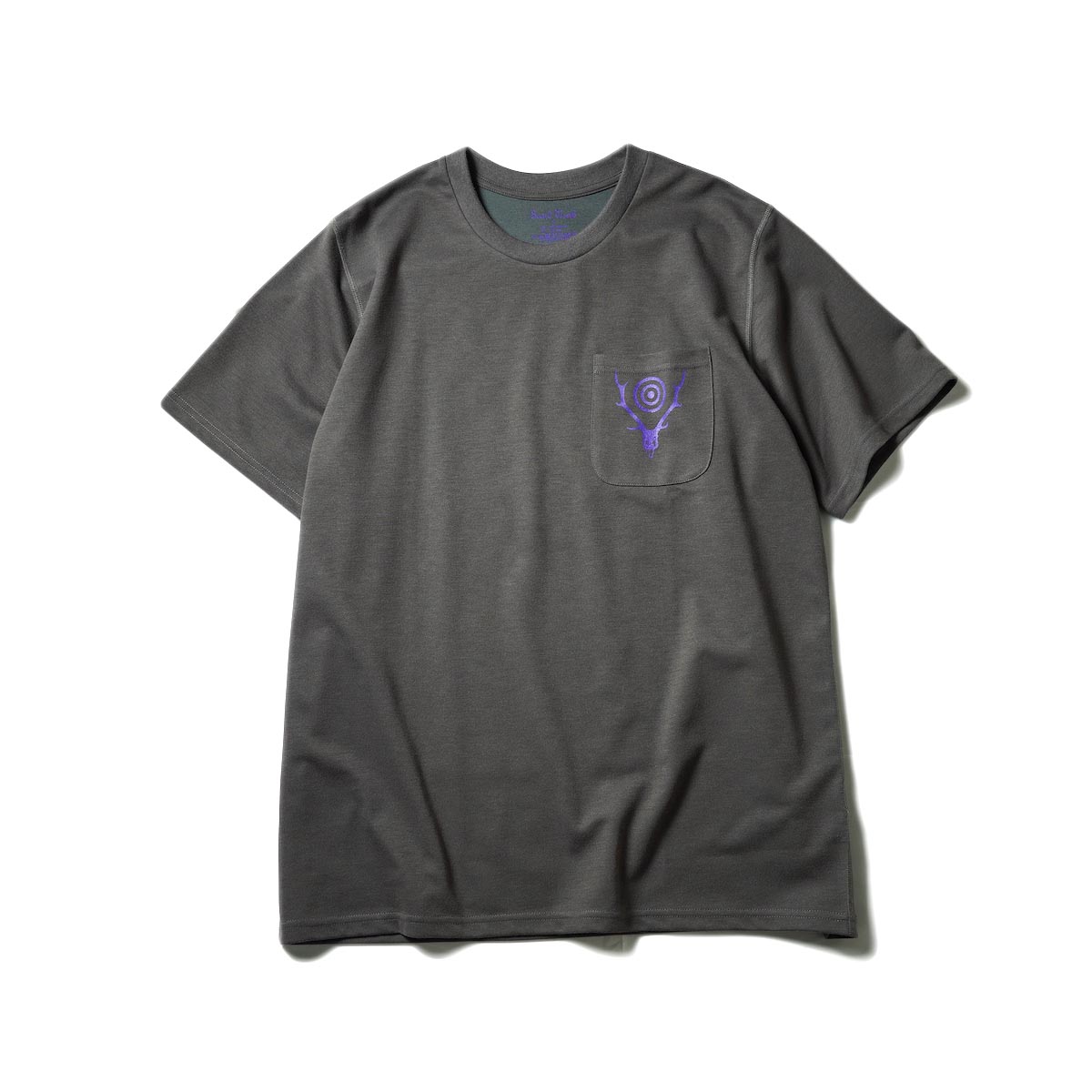 South2 West8 / S/S ROUND POCKET TEE - CIRCLE HORN (Charcoal)