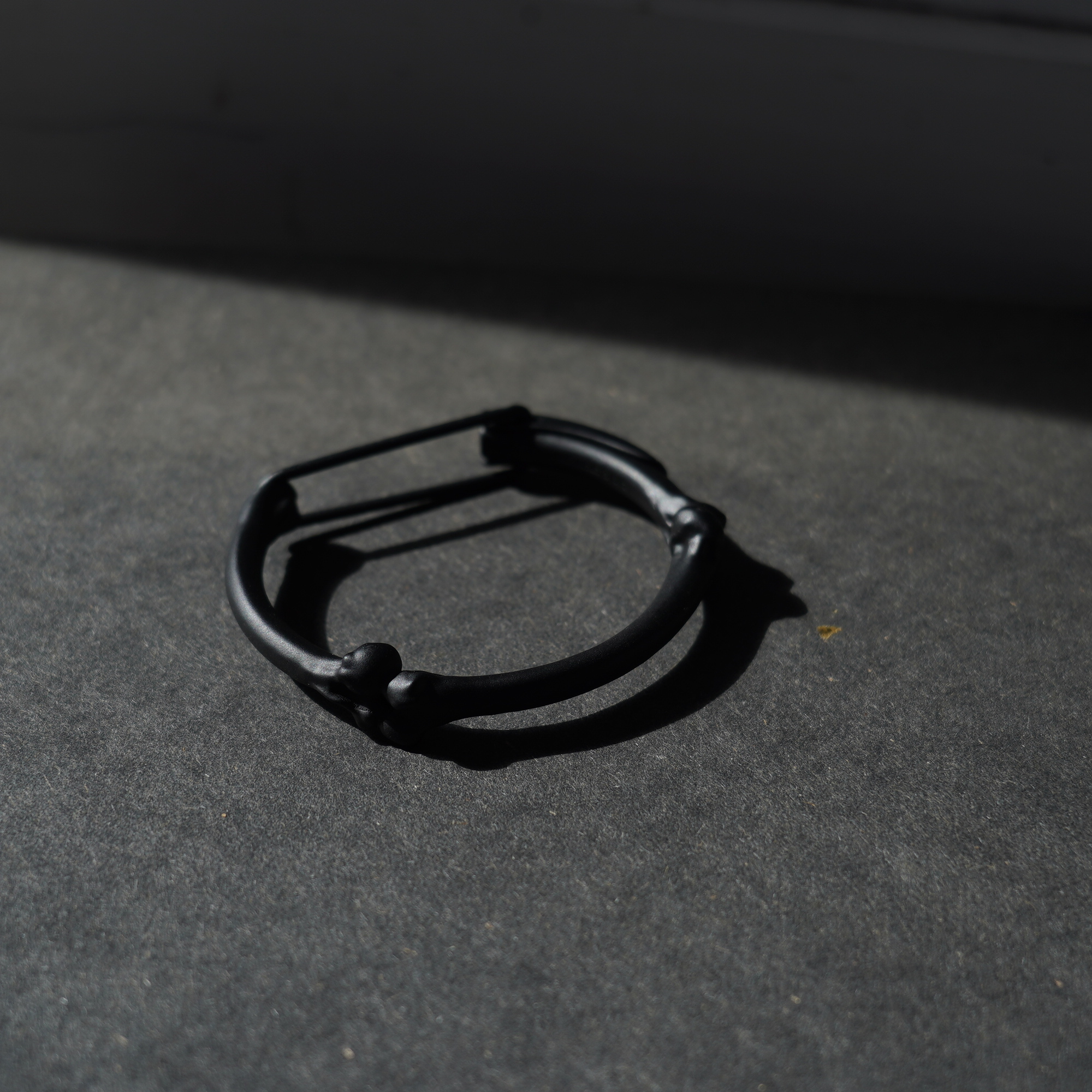 The Soloist / sa.0018SS23 bone shaped clip caff. -M- (Black)イメージ