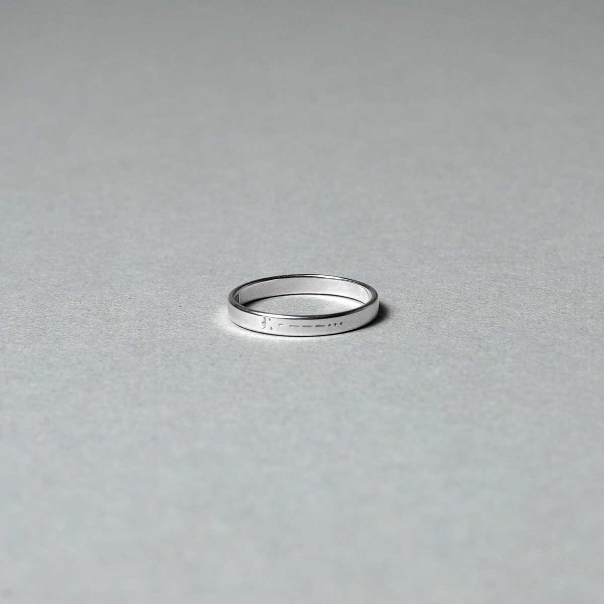 The Soloist / sa.0028AW21 morse code band ring. (HELP!)正面