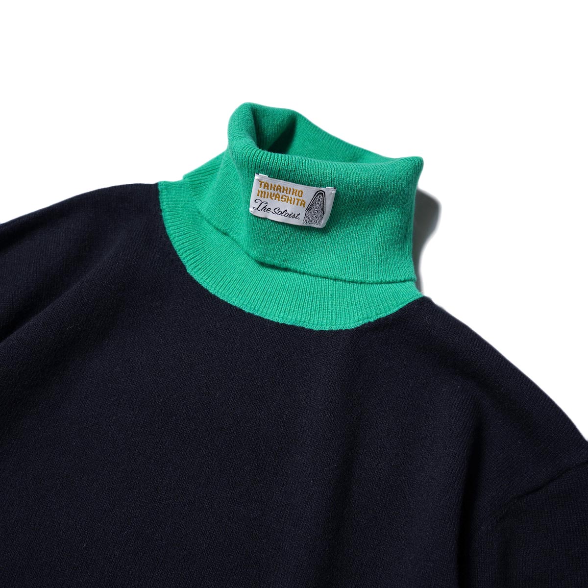 The Soloist / sk.0007AW22 turtle neck sweater. (Black×Green)ネック部分