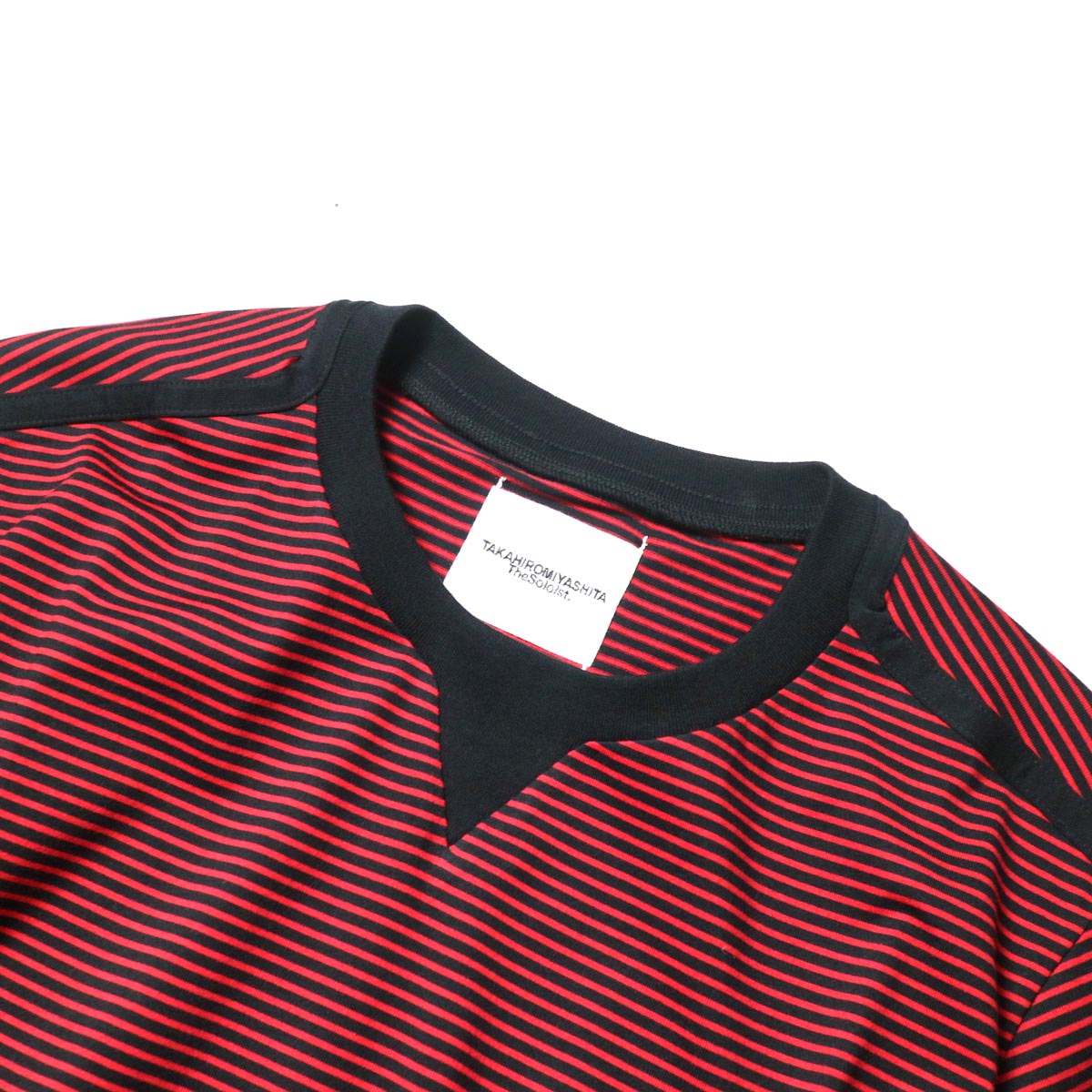 The Soloist / swc.0009a crew neck s/s striped tee. (Black × Red)ネック