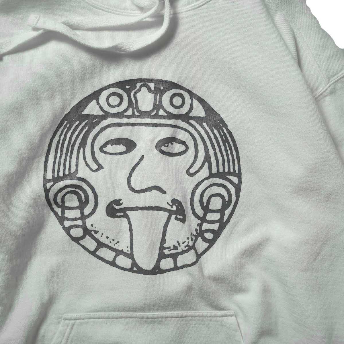 TODAY edition / FLUX sweat parka (White)フロントプリント