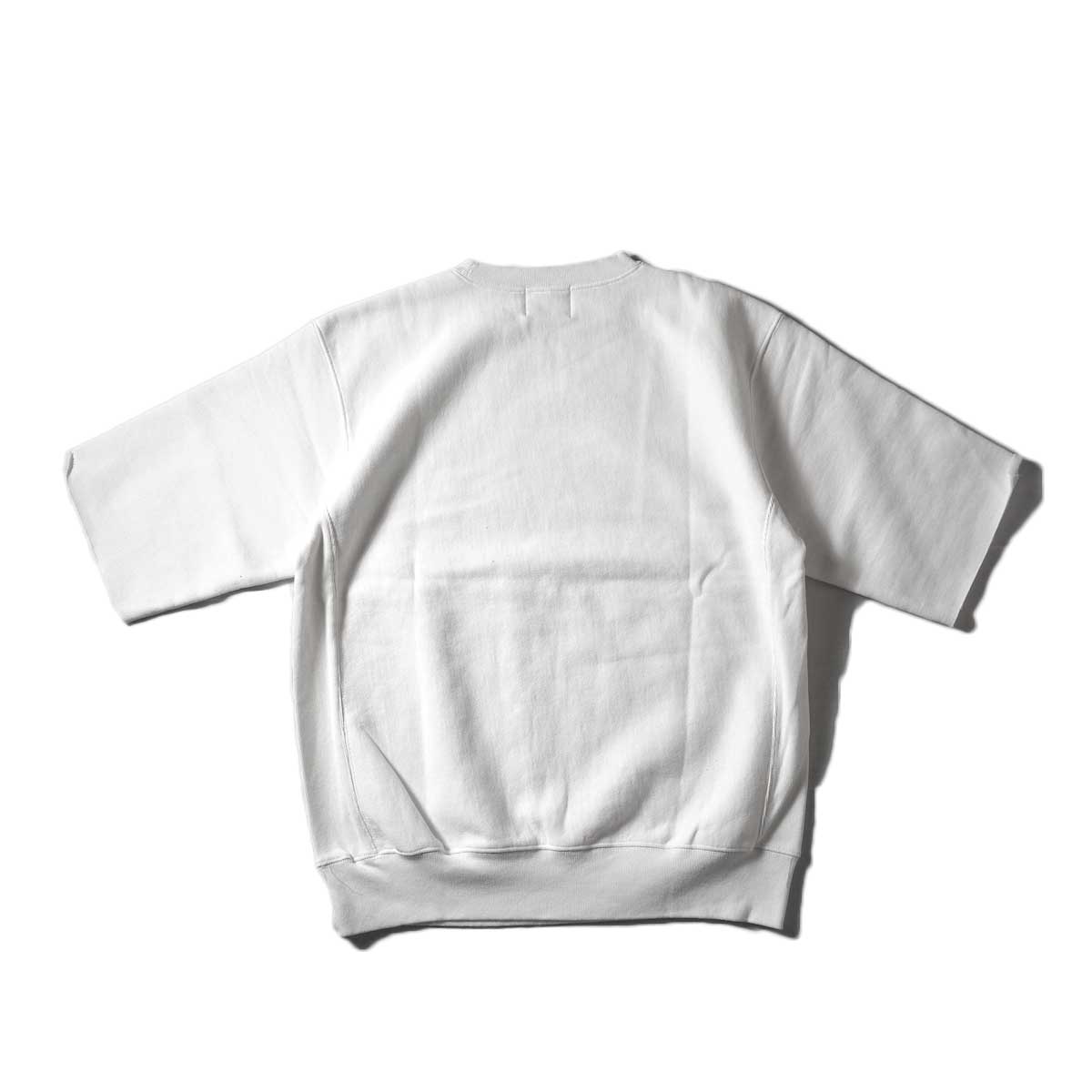TODAY edition / Flux Cut Off Sweat (White)背面