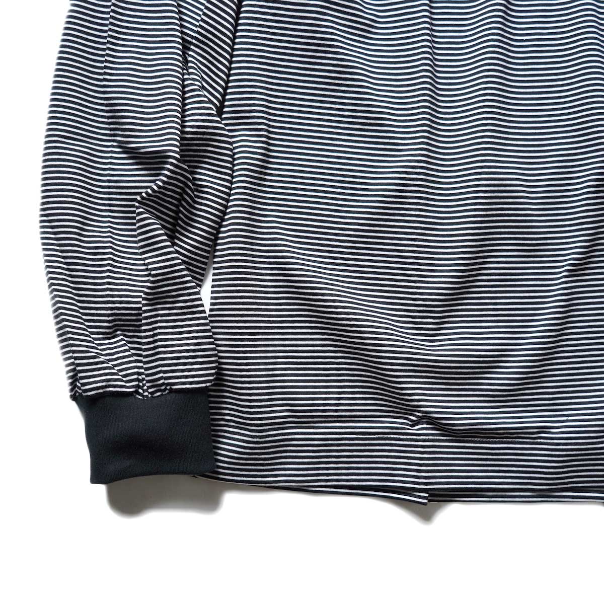 UNIVERSAL PRODUCTS / BORDER L/S T-SHIRT (Black)裾、袖
